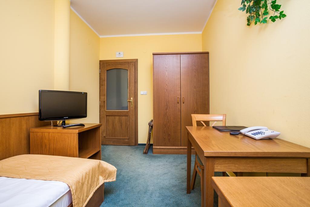 Hotel Jelinkova Vila Velké Meziříčí エクステリア 写真