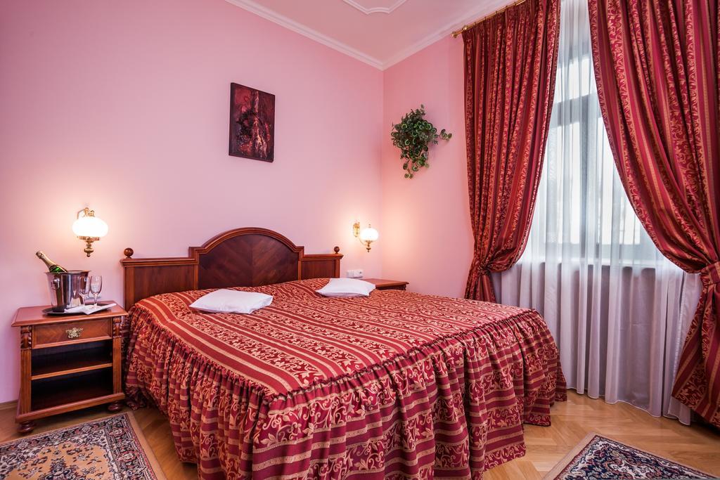 Hotel Jelinkova Vila Velké Meziříčí 部屋 写真